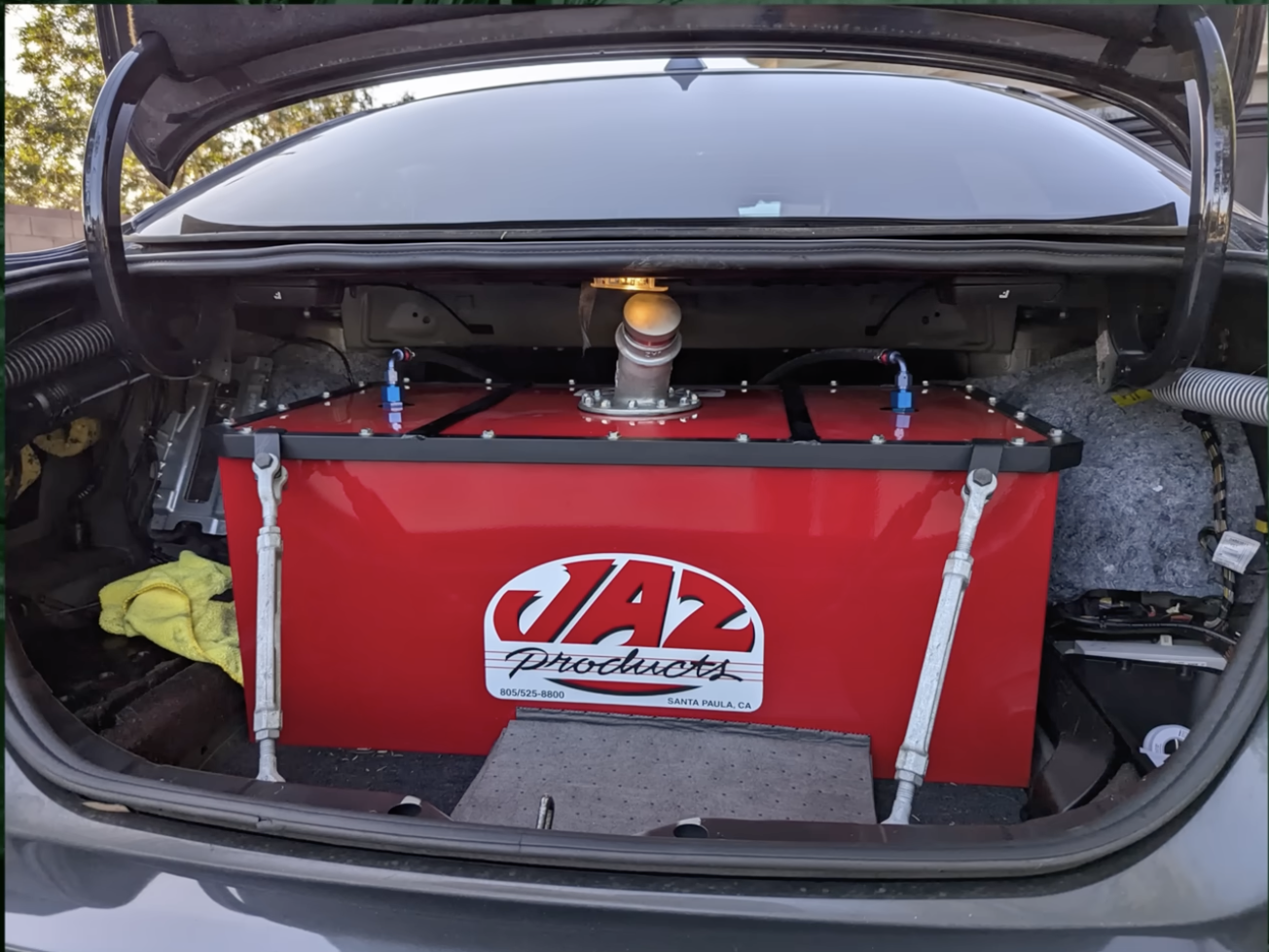 Stowell trunk-mounted auxiliary fuel cell