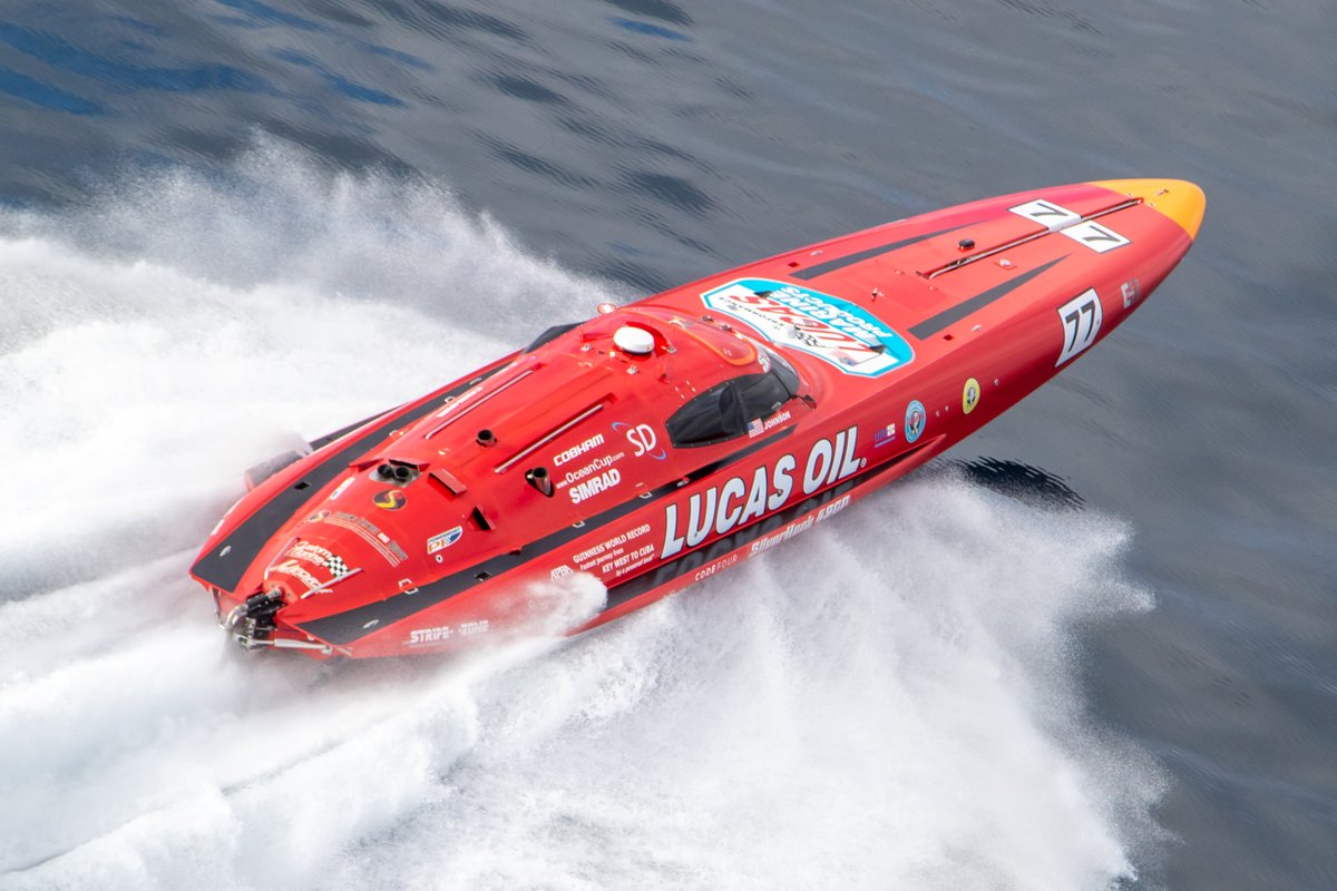 SilverHook 48GP V-bottom on the Catalina course